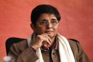 👮 Kiran Bedi: भारत की पहली महिला IPS अधिकारी – बचपन से लेकर आज तक की पूरी कहानी